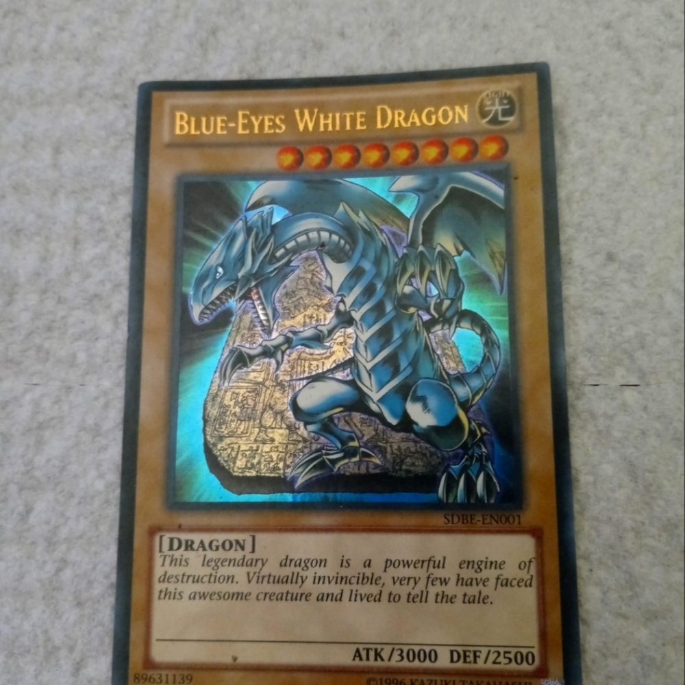 Blue-Eyes White Dragon SDBE-EN001